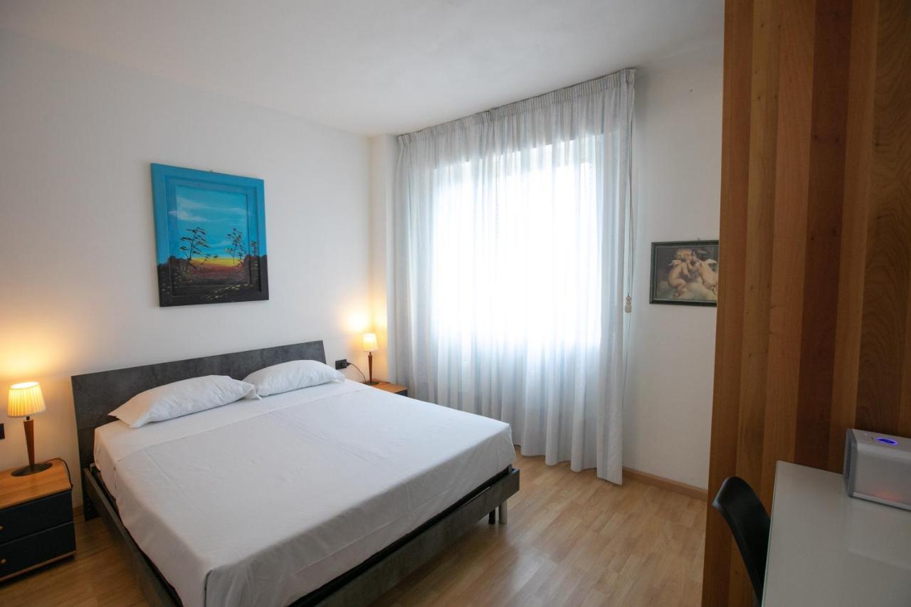 Mirea'S Rooms Ascoli Piceno Bagian luar foto