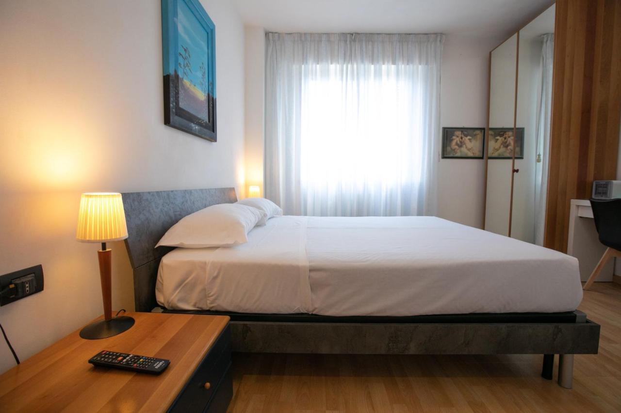 Mirea'S Rooms Ascoli Piceno Bagian luar foto