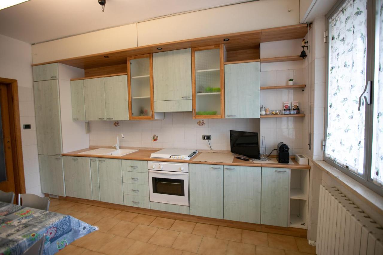 Mirea'S Rooms Ascoli Piceno Bagian luar foto
