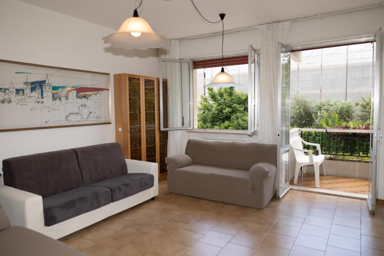 Mirea'S Rooms Ascoli Piceno Bagian luar foto