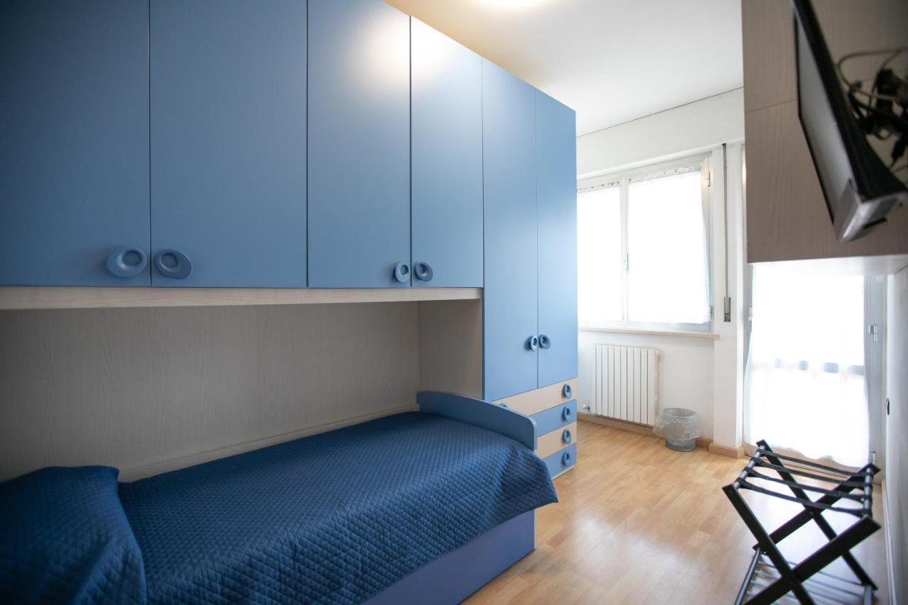 Mirea'S Rooms Ascoli Piceno Bagian luar foto
