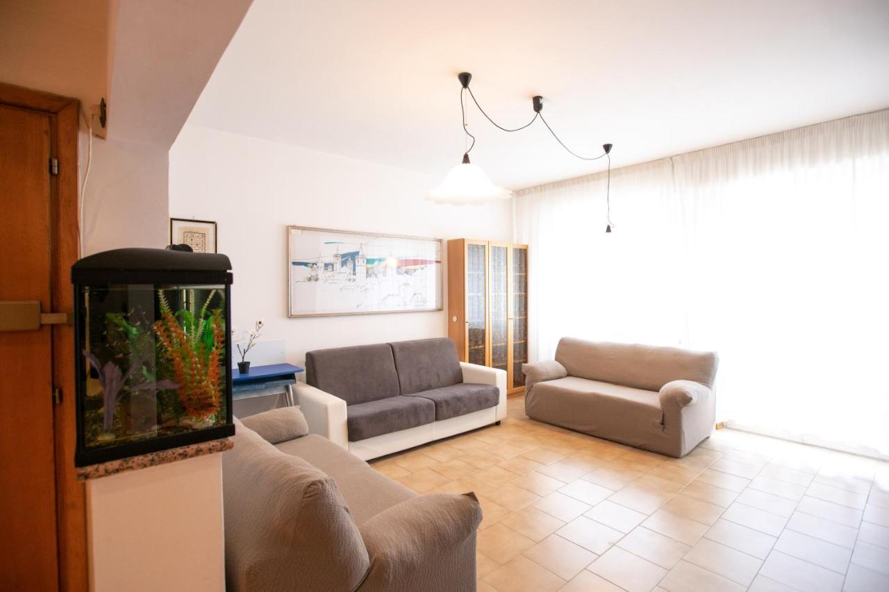 Mirea'S Rooms Ascoli Piceno Bagian luar foto