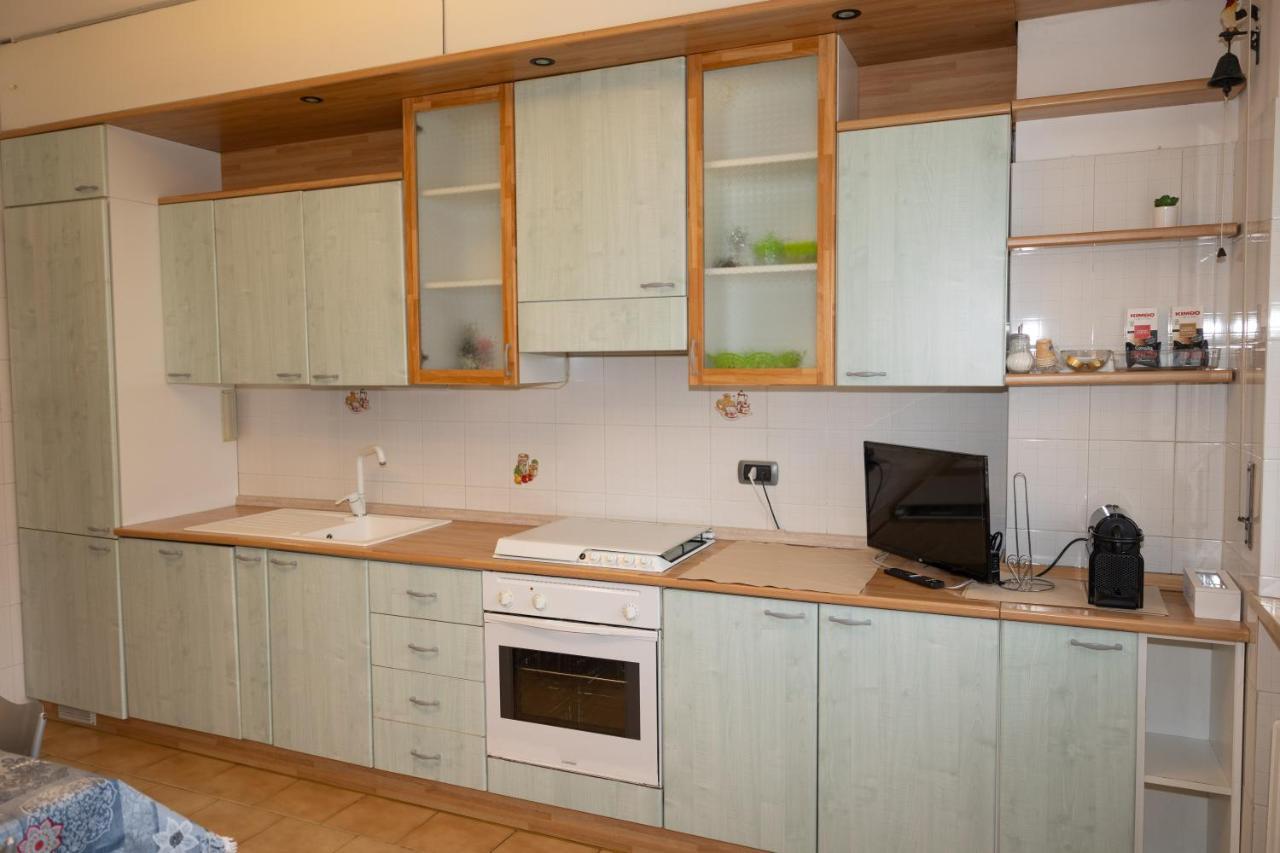 Mirea'S Rooms Ascoli Piceno Bagian luar foto