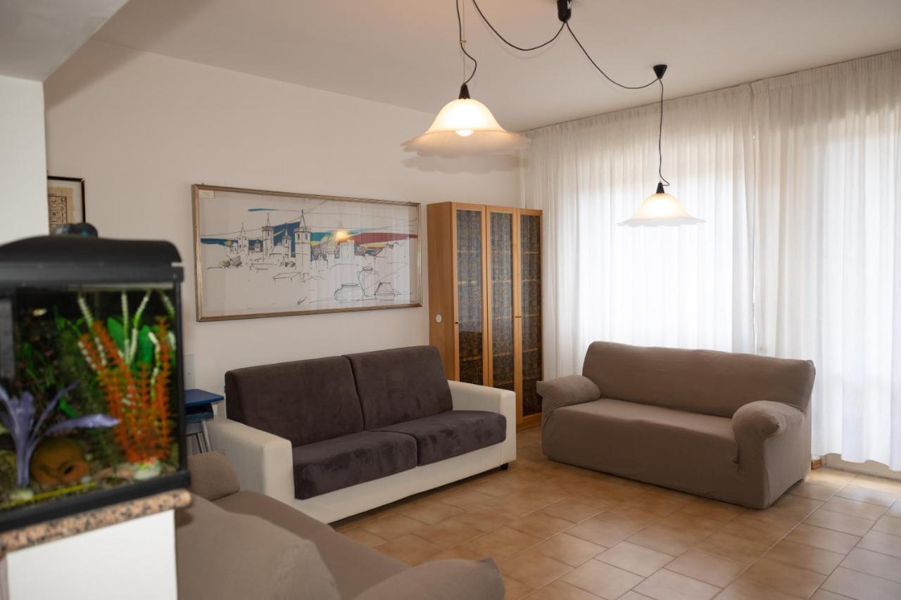 Mirea'S Rooms Ascoli Piceno Bagian luar foto