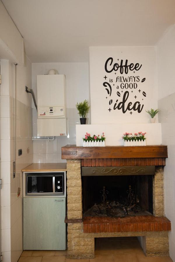 Mirea'S Rooms Ascoli Piceno Bagian luar foto