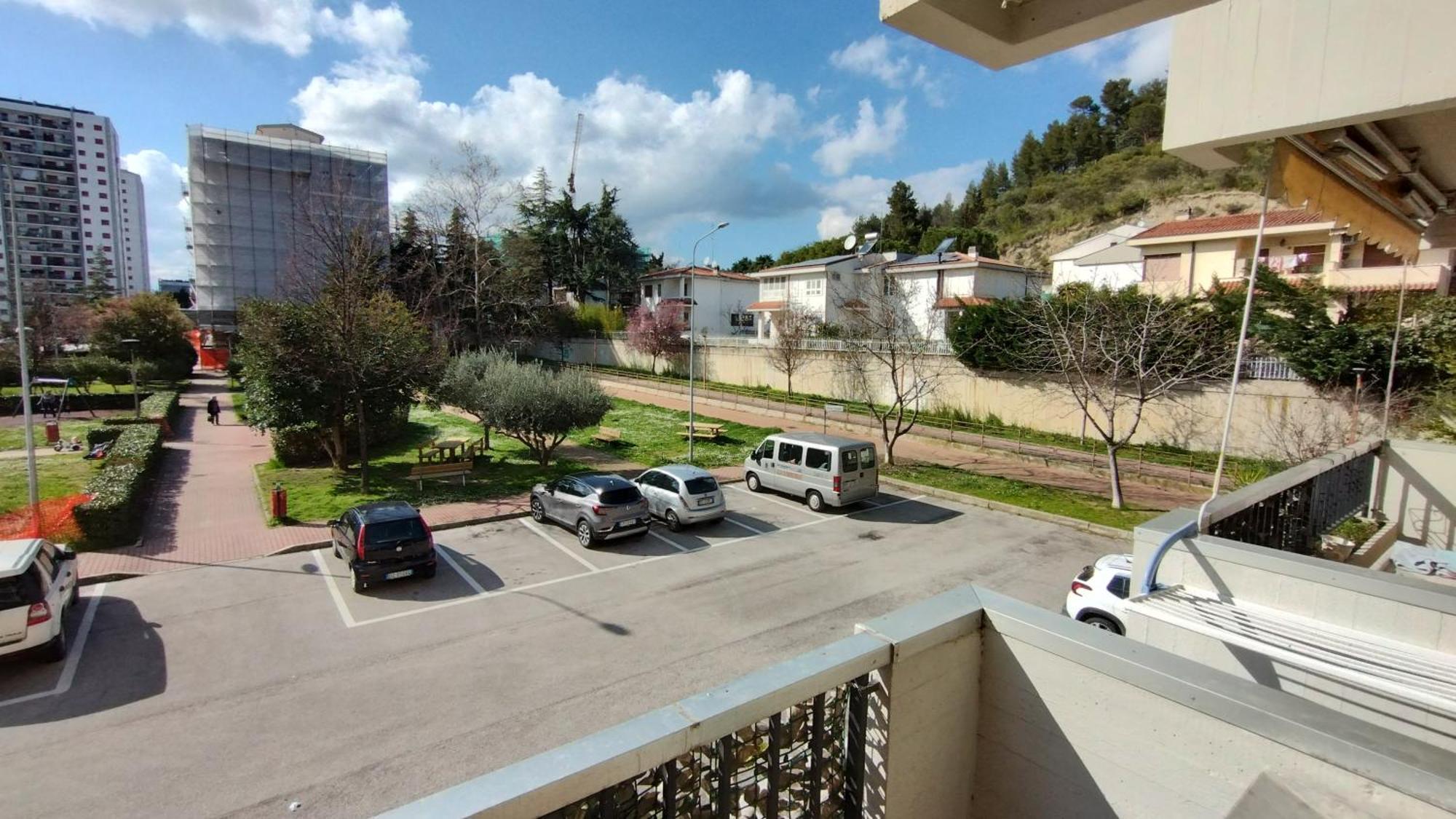 Mirea'S Rooms Ascoli Piceno Bagian luar foto